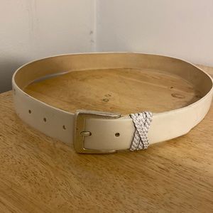 White Small Leather Belt, Great with jeans and matches with everything
